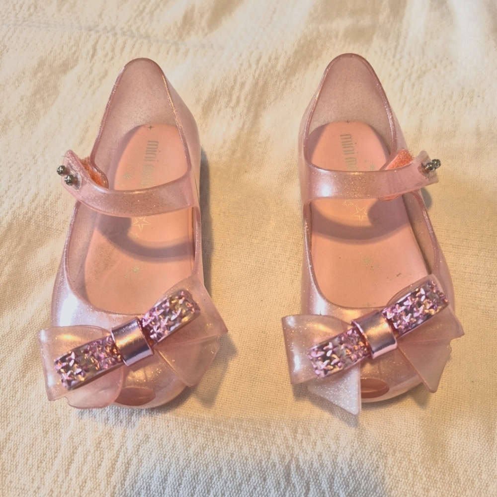 Mini Melissa girls size 7 toddler, 2 bow front hook n loop side closure, EUC